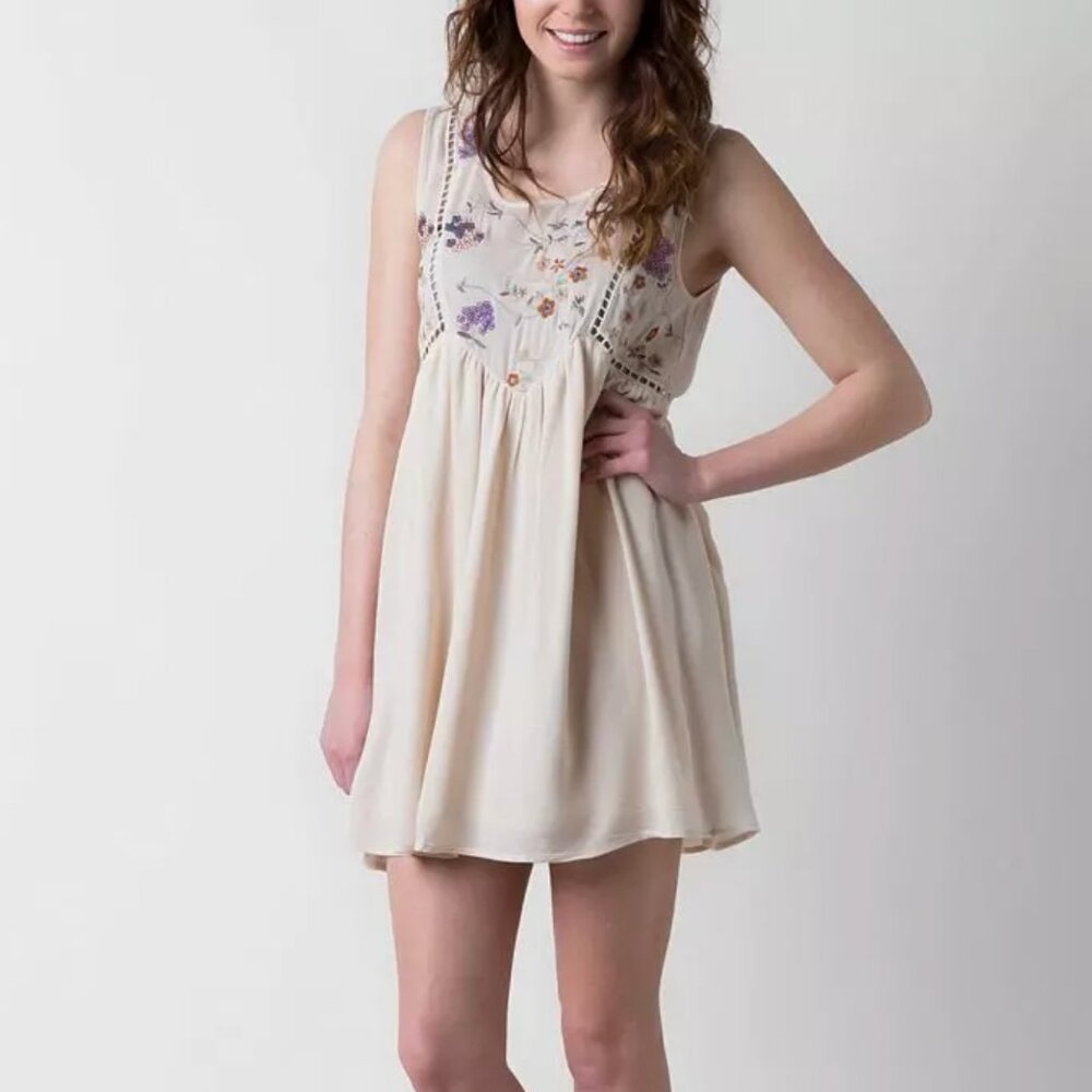 Blu Pepper Embroidered Dress - Size Medium